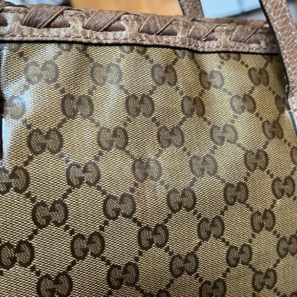 A54- 💯 % authentic Gucci shoulder bag - Picture 10 of 16